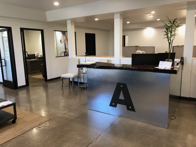 4361 Caterpillar Rd, Redding, CA 96003